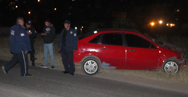 Camioneta «fantasma» colisiona coche en Santa Teresa
