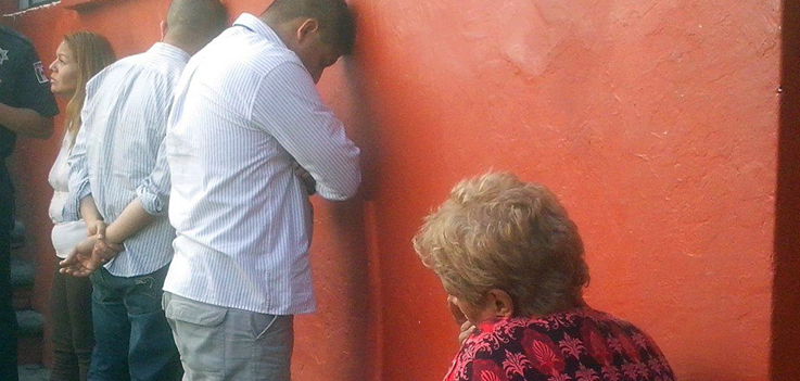 Detienen a presuntos ladrones