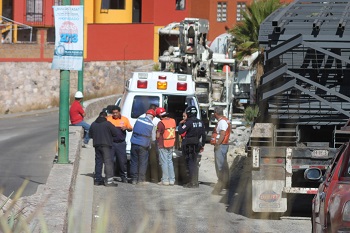 Empleado cae de 5 metros y se lesiona