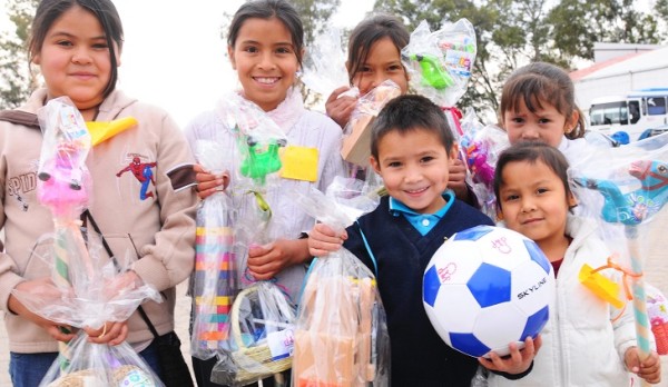 Llegan Reyes Magos a niños de los 46 municipios