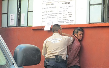 Detenido molestaba a mujeres en el Cantador