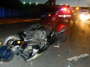 Heridos al caer de moto