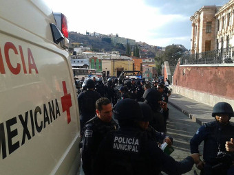 Balean a policía municipal