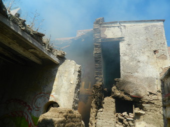 Se incendia casa abandonada