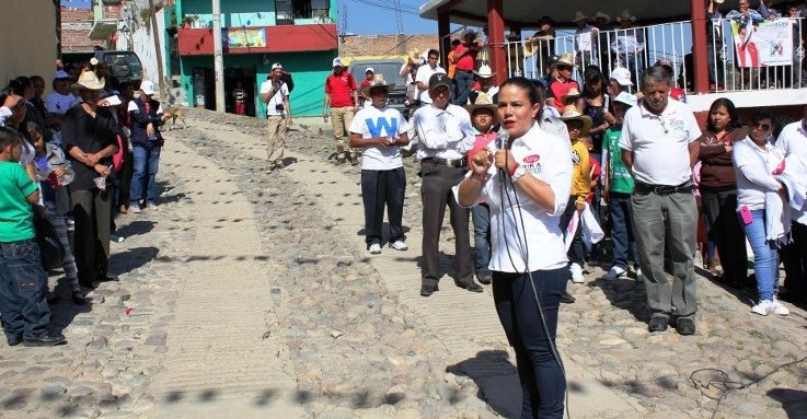 Nadie debe condicionar los programas sociales: Erika Arroyo