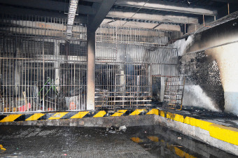 Arde tienda de autoservicio ubicada en centro histórico