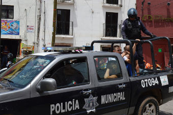 Atrapan a banda de farderos