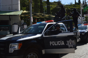 Escapa mujer de sus agresores