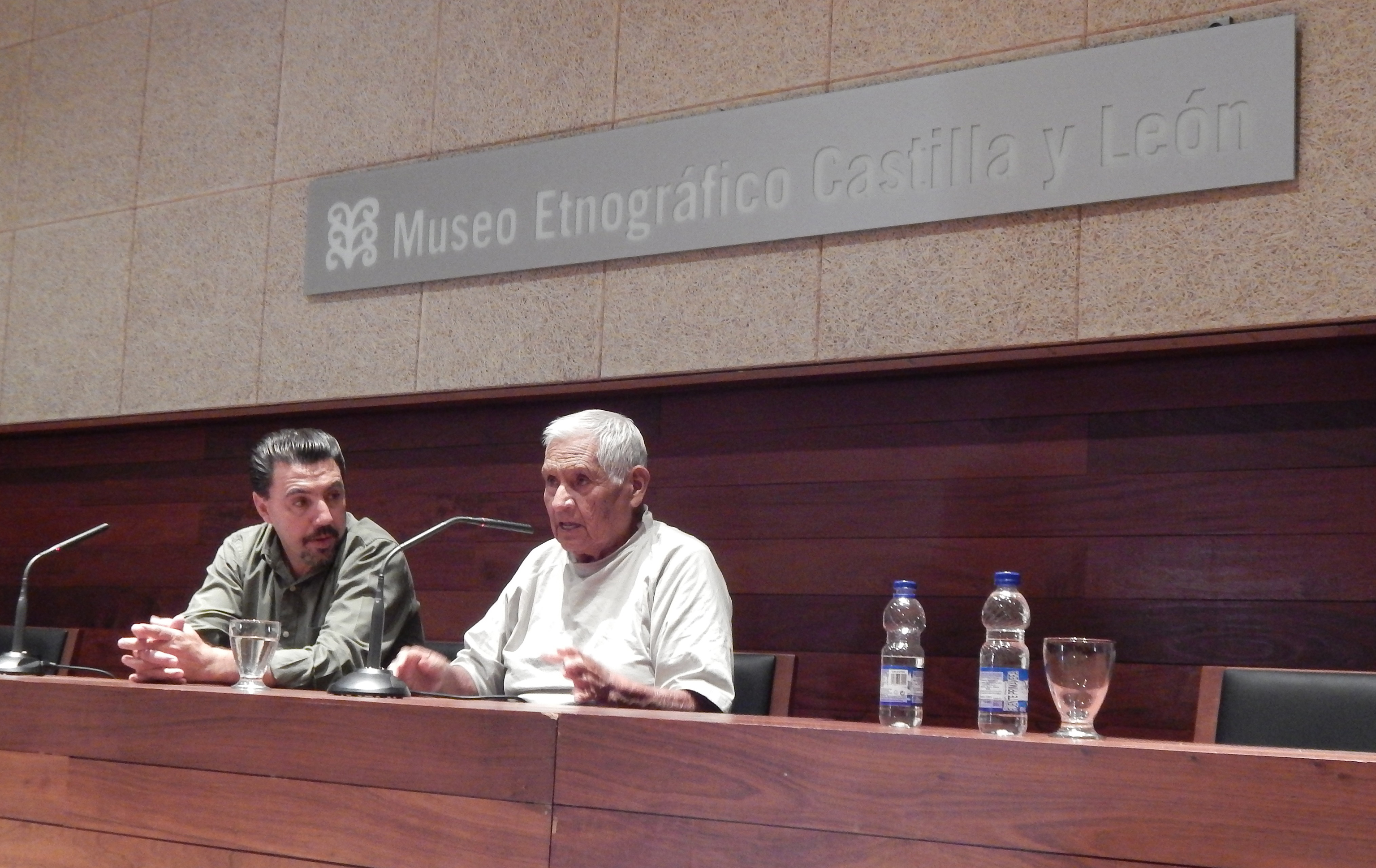 Profesor de la UG difunde en España la cultura popular mexicana