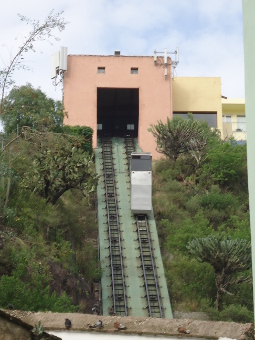 Garantizan atención médica a empleada lesionada del funicular