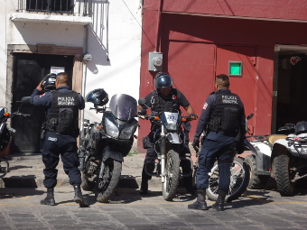 Extorsionan a turista por teléfono