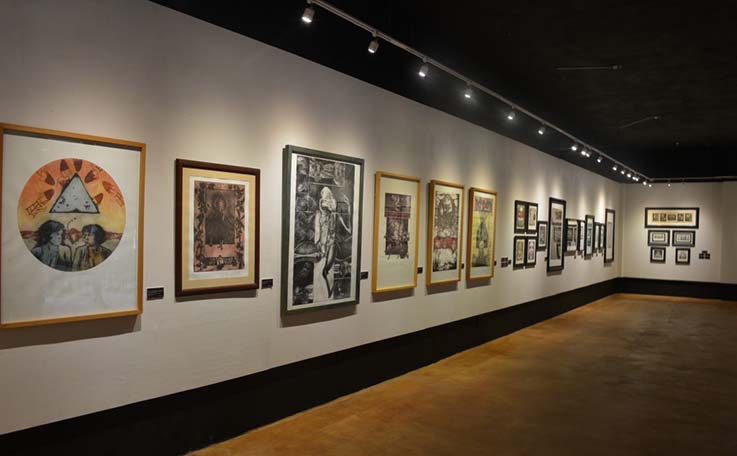 Plasman su creatividad en exposición de grabado