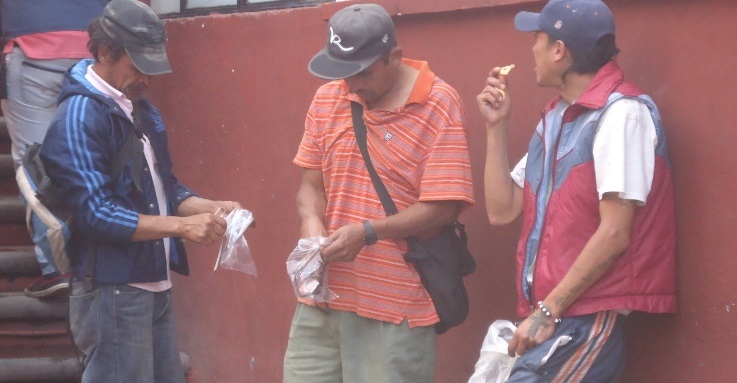 Los arrestan por molestar a mujeres