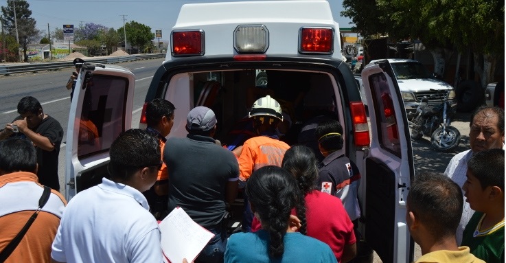 Hombre cae desde una altura de 30 metros