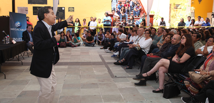 Expone Gerardo Herrera en la UG retos de El Gran Colisionador de Hadrones