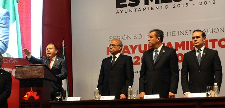Se compromete alcalde y realiza nombramientos en su gabinete