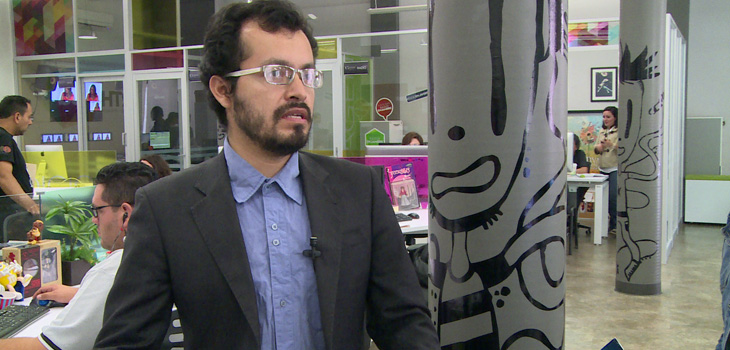 Maestro de la UG gana el premio nacional de ensayo literario Alfonso Reyes
