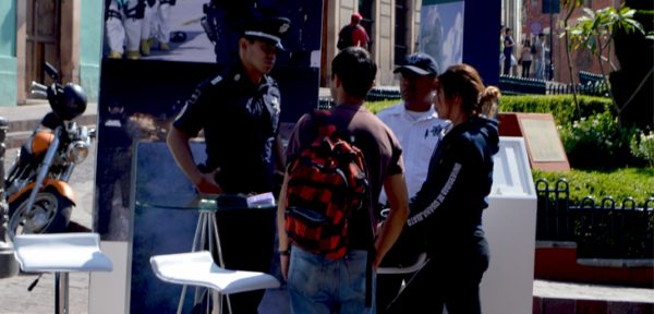 Viene Policía Federal a sesión fotográfica a la capital