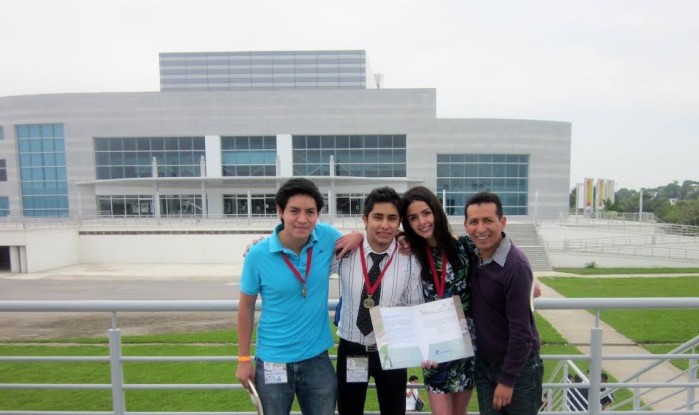 Alumnos UG destacan en Expociencias Nacional con proyecto para tratar el agua