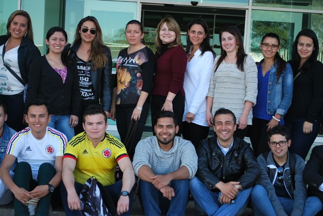 Alumnos de la Universidad Santo Tomás de Colombia visitan la UG