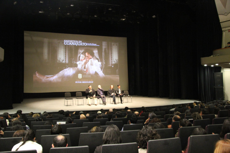 El Cineasta Peter Greenaway presentó su nueva película en la UG
