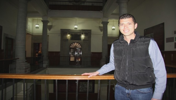 Egresado de la UG fusiona la Química con el Futbol