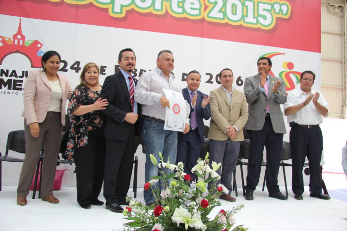 UG recibe reconocimiento del Premio Municipal del Deporte 2016