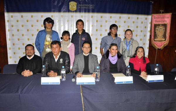 Difunde logros de sus estudiantes ENMS León