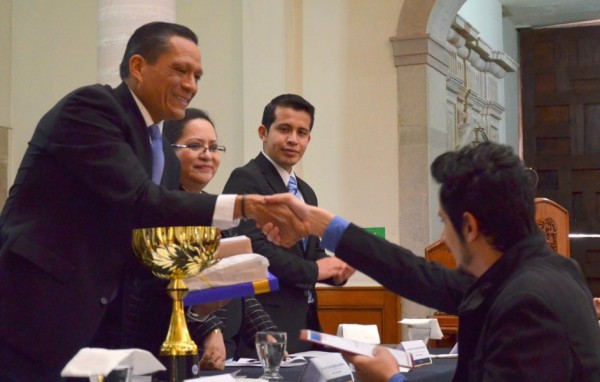 Reconocen en la UG al Equipo de Litigación Oral, bicampeones en la competencia nacional de Argentina
