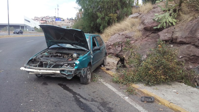 Huía de accidente que provocó y choca en Pozuelos