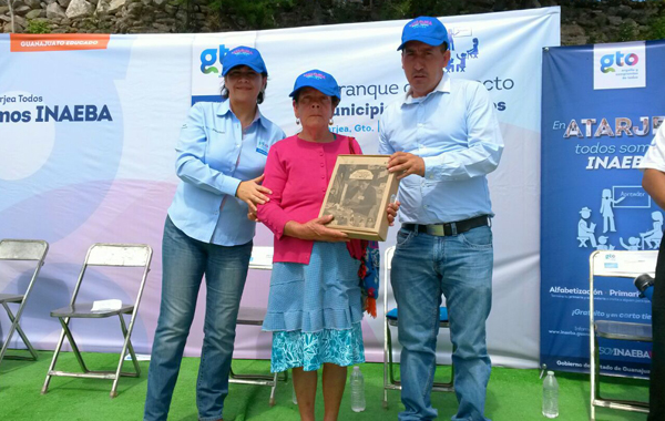 Pone en marcha el Inaeba en Atarjea el programa “Municipios Priotritarios”