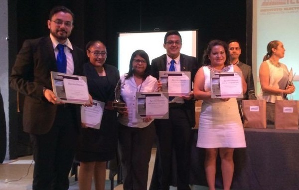 Estudiantes UG ganan primer lugar en Concurso de Debate Interuniversitario