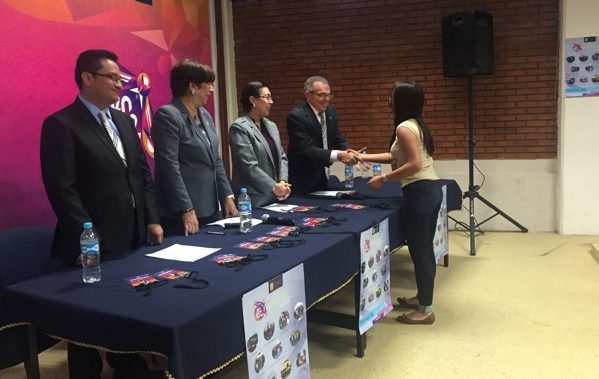 Capacita UG a los integrantes de comités de la revista Enjambre