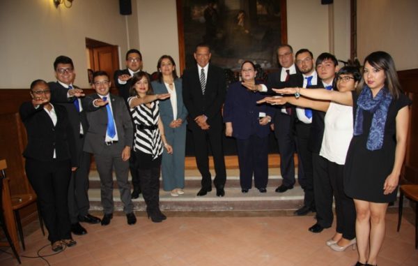 Rinde protesta el Equipo oficial de Debate de la Universidad de Guanajuato
