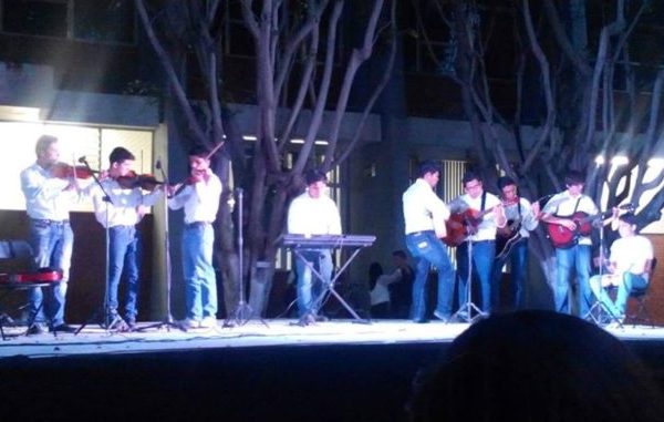 Estudiantes de las Escuelas de Nivel Medio Superior de León se unen para formar la Orquesta Instrumental Unida