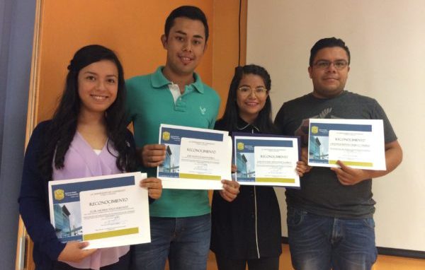Obtienen primer lugar en Congreso de Enfermería en Colombia alumnos de la UG