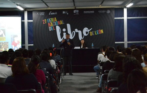 Investigador de la UG expone la importancia de la capacidad auditiva en la Feria Nacional del Libro de León