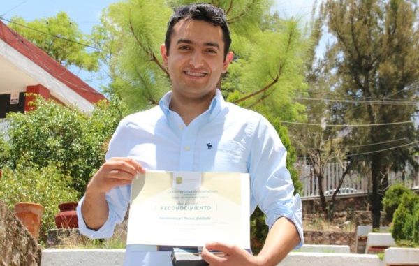 Egresado UG comparte su experiencia profesional con alumnos de la ENMS