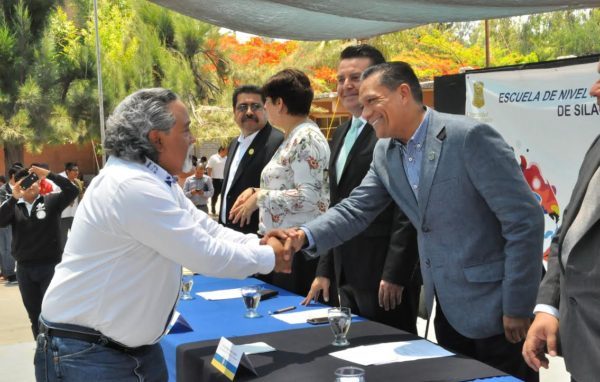 Reconoce UG a profesores y alumnos ejemplares en la ENMS Silao