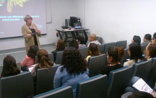 Experta internacional en Salud pública expone en la UG resultados de educación para el sueño