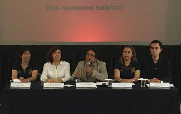 Celebran el 57 aniversario de la carrera en Contador Público en la UG
