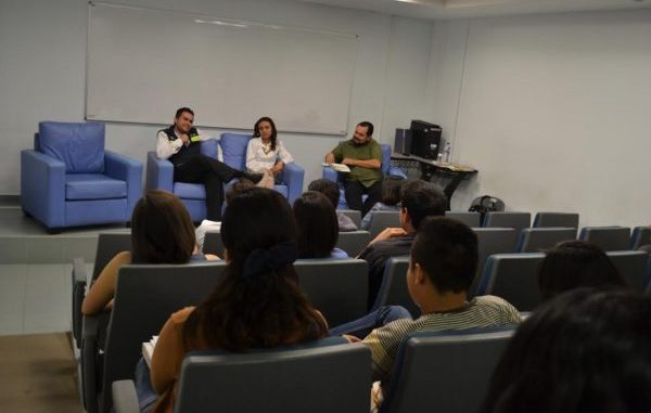 Debaten los retos de los profesionales en el Día del Psicólogo