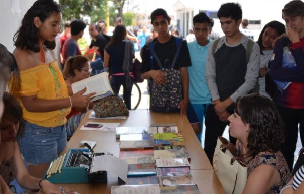 Viven jornada de fomento a la lectura estudiantes del Nivel Medio Superior de la UG