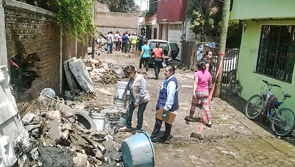 Actúa Secretaría de Salud después de inundación en León