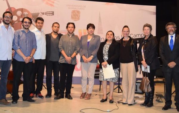 Alumnos UG y autoridades universitarias dan “Bienvenida a la Cultura” en Irapuato
