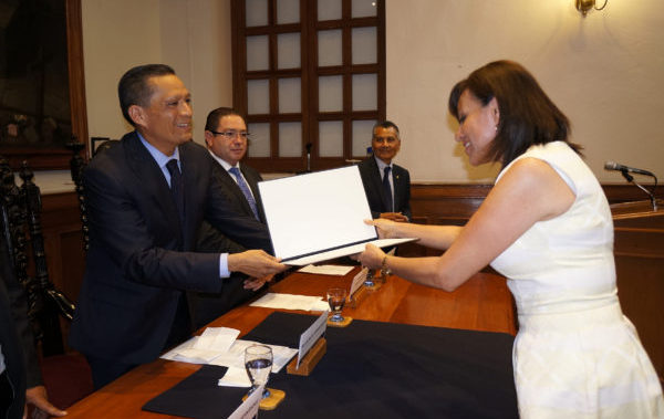 Comunidad Universitaria conmemora el 40 Aniversario de la especialidad en Notario Público