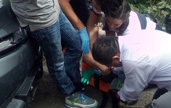 Seguridad Guanajuato: chocan motociclistas, se lesiona uno