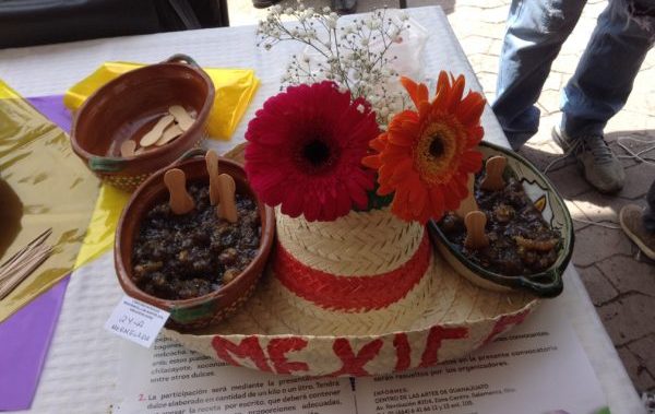 Se lleva a cabo concurso-muestra de dulces regionales en San Luis de la Paz.