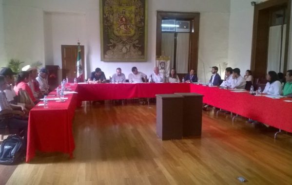 Comunidades exponen su problema de falta de agua potable