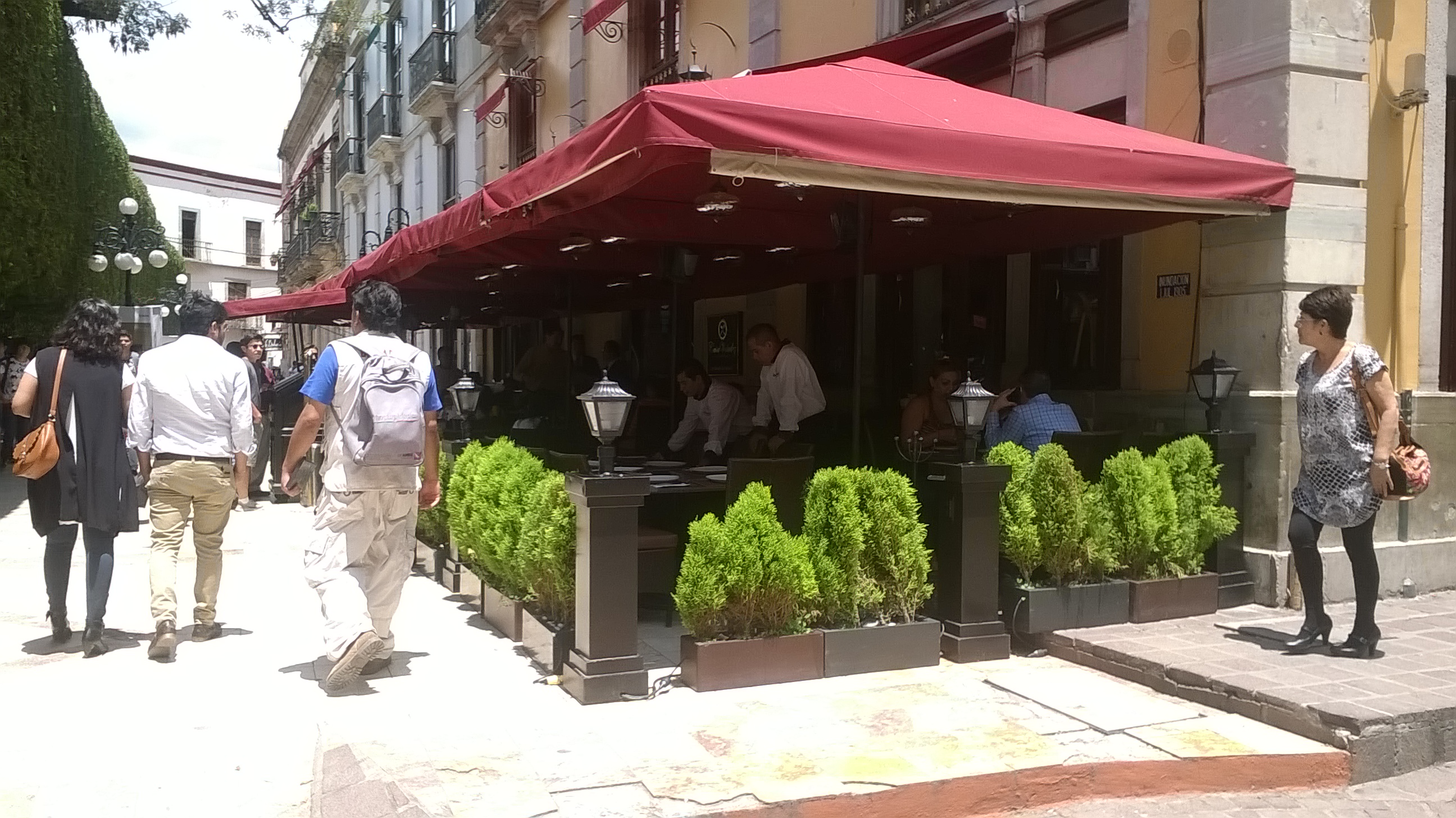 Fiscalización vigilará que los 5 establecimientos retiren su mobiliario